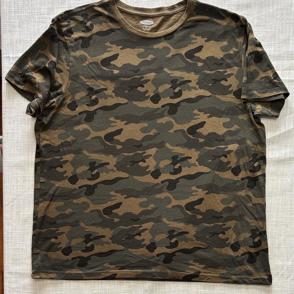 Old Navy Men's Camouflage T-Shirt - Brown and Green